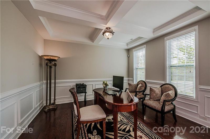 323 Winton Ct, Matthews, NC 28104