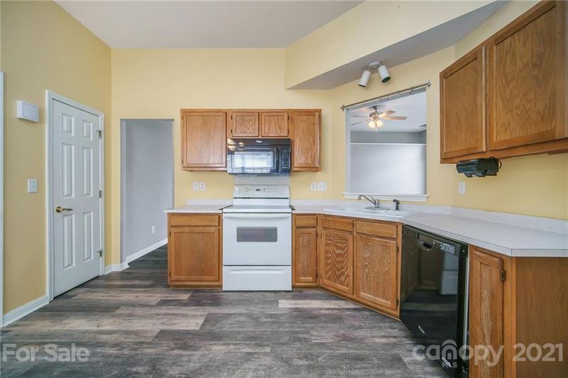 4272 Maybrook Ct SW, Concord, NC 28027