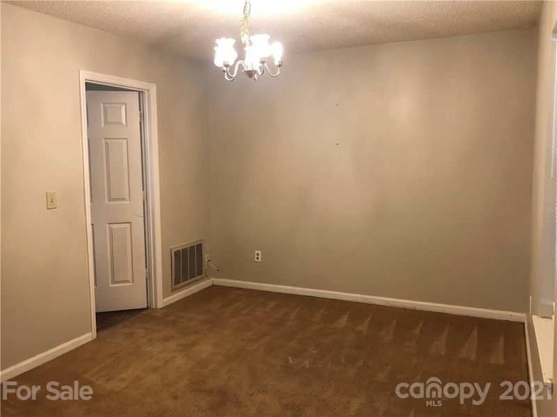 11035 Wiltshire Ln, Charlotte, NC 28262