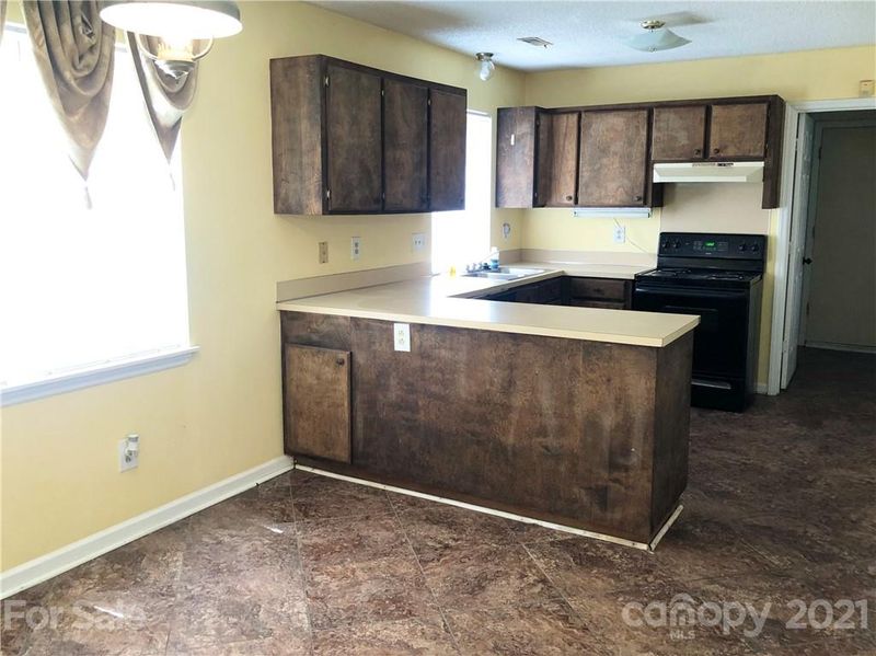 11035 Wiltshire Ln, Charlotte, NC 28262