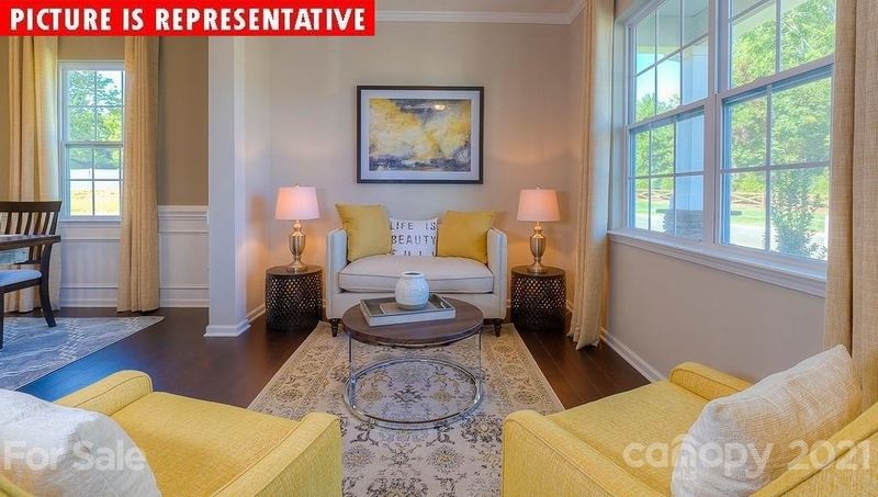 7103 Bandera Dr, Charlotte, NC 28214