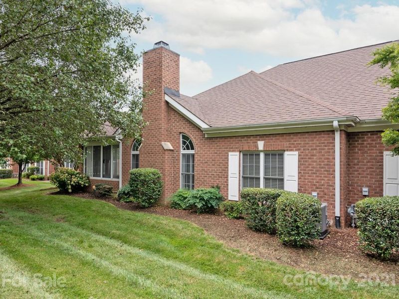 10925 Oakside Ct, Charlotte, NC 28210