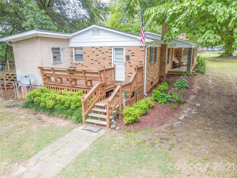 3269 Cinnabar Ln, Iron Station, NC 28080