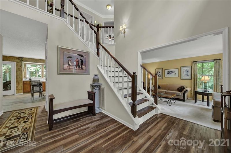 9826 White Cascade Dr, Charlotte, NC 28269