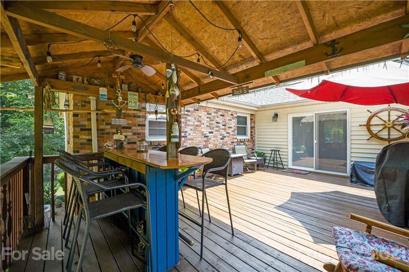 8038 Laine Rd, Charlotte, NC 28214