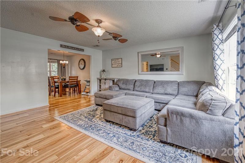 140 Chere Helen Dr, Mooresville, NC 28115