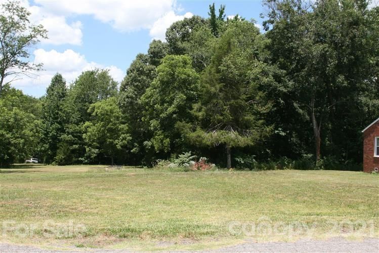 139 Walk On Rd, Stony Point, NC 28678