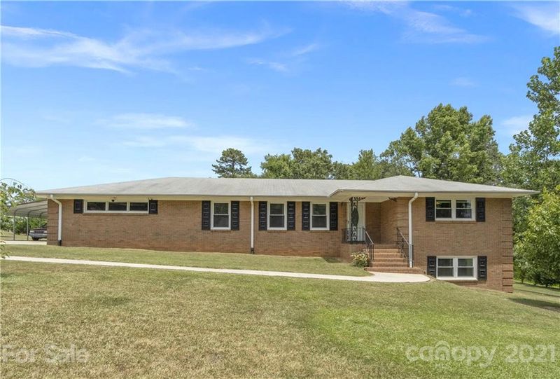 1918 W Laporte Dr, Charlotte, NC 28216