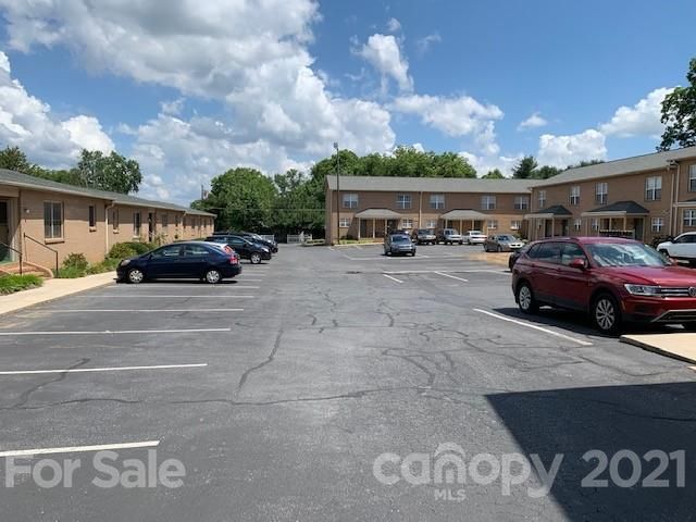 1250 Main Avenue Dr NW, Hickory, NC 28601
