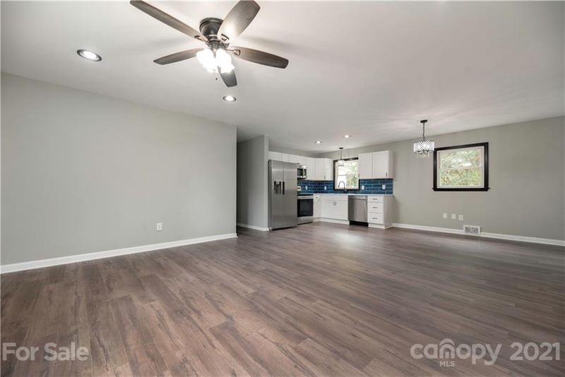 1246 Rolling Ln, Statesville, NC 28677
