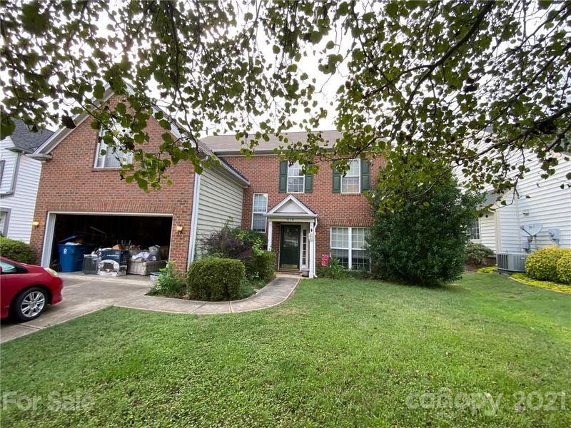 818 Clearbrook Rd, Matthews, NC 28105