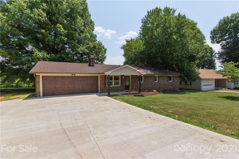 116 Regal Cir, Mooresville, NC 28117