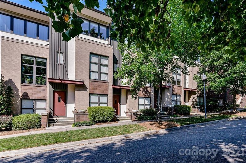 660 Garden District Dr, Charlotte, NC 28202