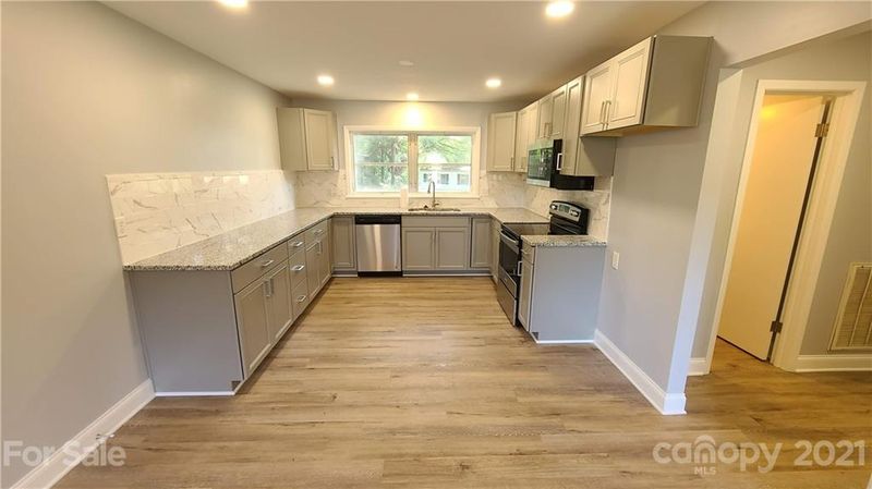7145 Sifford Rd, Stanley, NC 28164