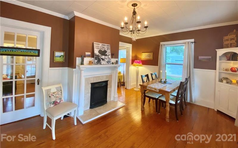 239 5th St SE, Hickory, NC 28602