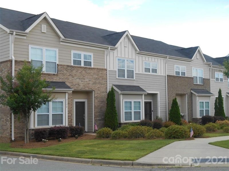 2518 Gallery Dr, Denver, NC 28037