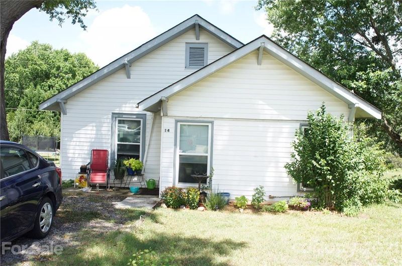 14 Stowe St, Lowell, NC 28098