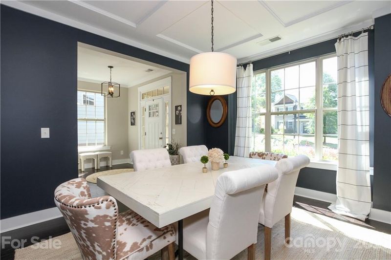 2315 Double Oaks Rd, Charlotte, NC 28206