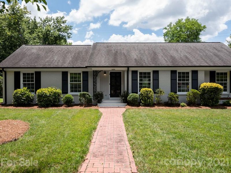 6600 Providence Ln, Charlotte, NC 28226