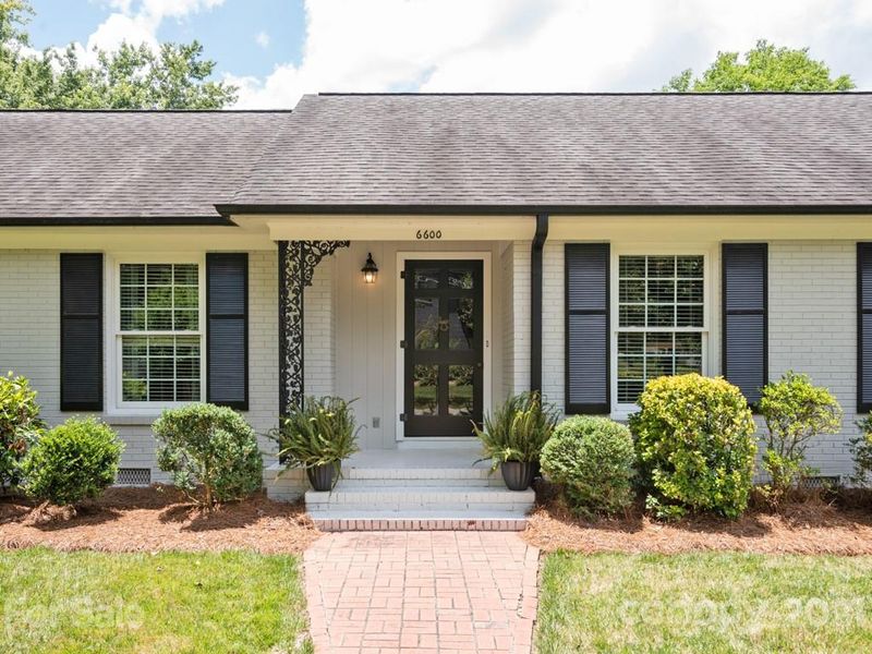 6600 Providence Ln, Charlotte, NC 28226