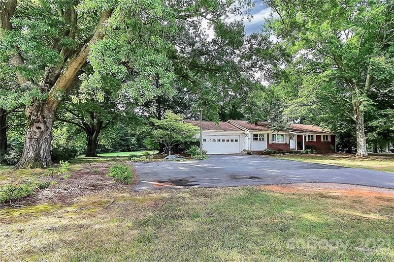 6169 E Nc 150 Hw, Denver, NC 28037