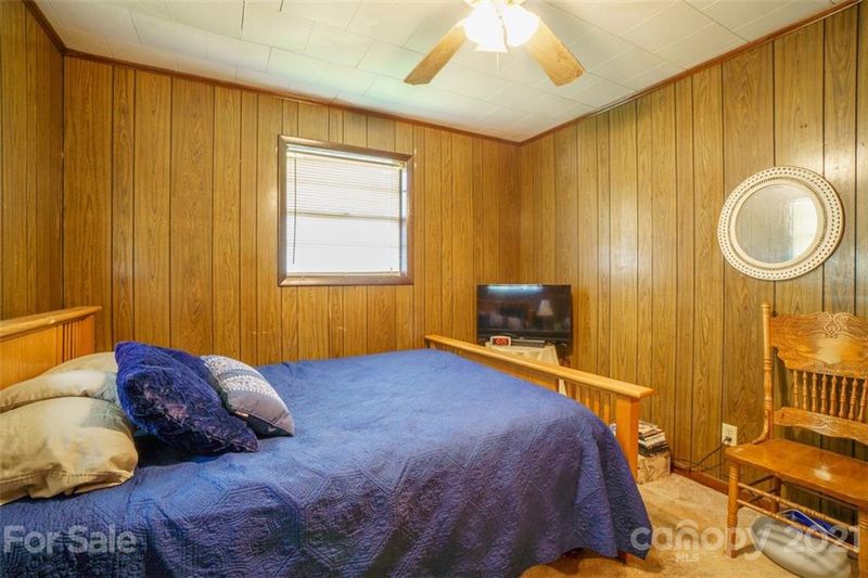 423 E 21st St, Newton, NC 28658