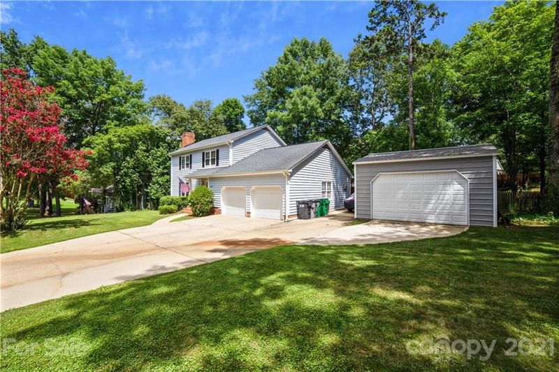 237 Pine Creek Dr, Charlotte, NC 28270