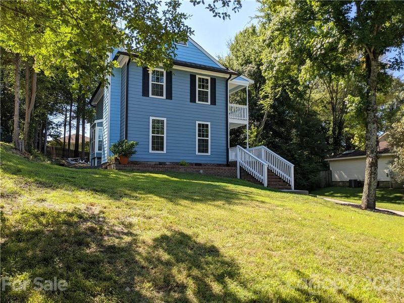 9032 Louvaine Dr, Charlotte, NC 28227