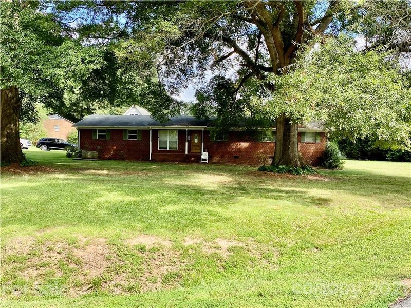 203 Fieldcrest Dr, Stanley, NC 28164