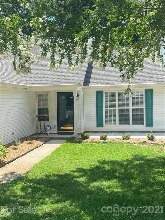 6236 Old Corral St, Charlotte, NC 28277