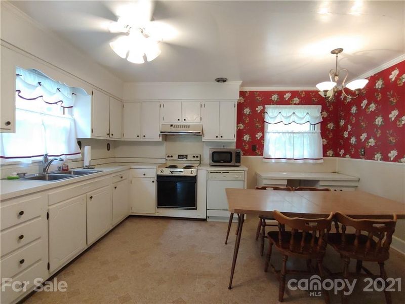 2600 Park Ln, Charlotte, NC 28214