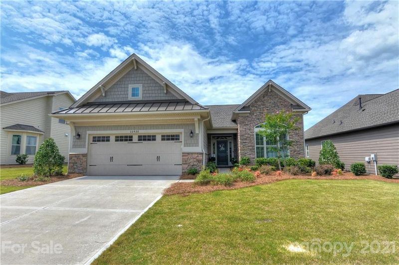 15935 Vale Ridge Dr, Charlotte, NC 28278