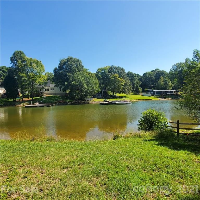 7321 Executive Cir, Denver, NC 28037
