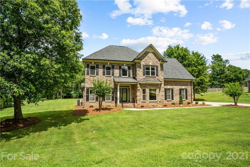 1054 Madras Ct, Davidson, NC 28036