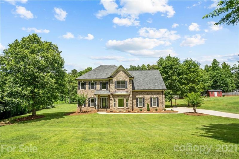 1054 Madras Ct, Davidson, NC 28036