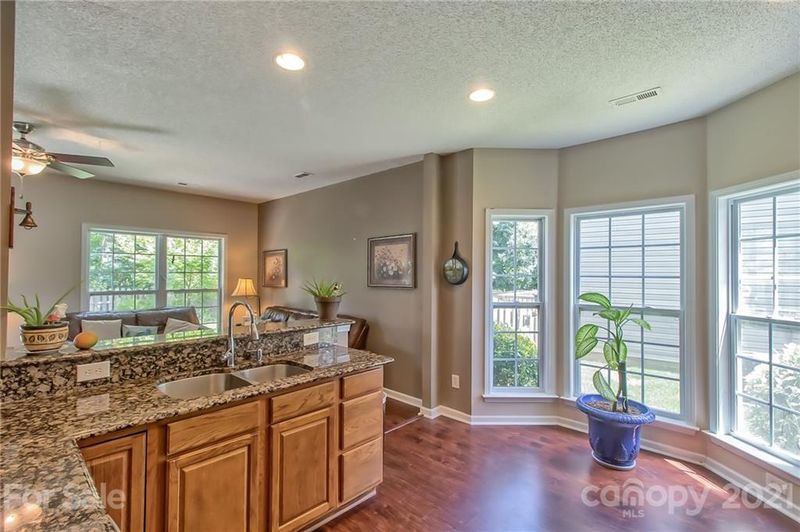 2310 Equestrian Dr, Matthews, NC 28105