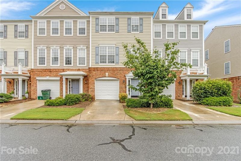 5411 Dockery Dr, Charlotte, NC 28209