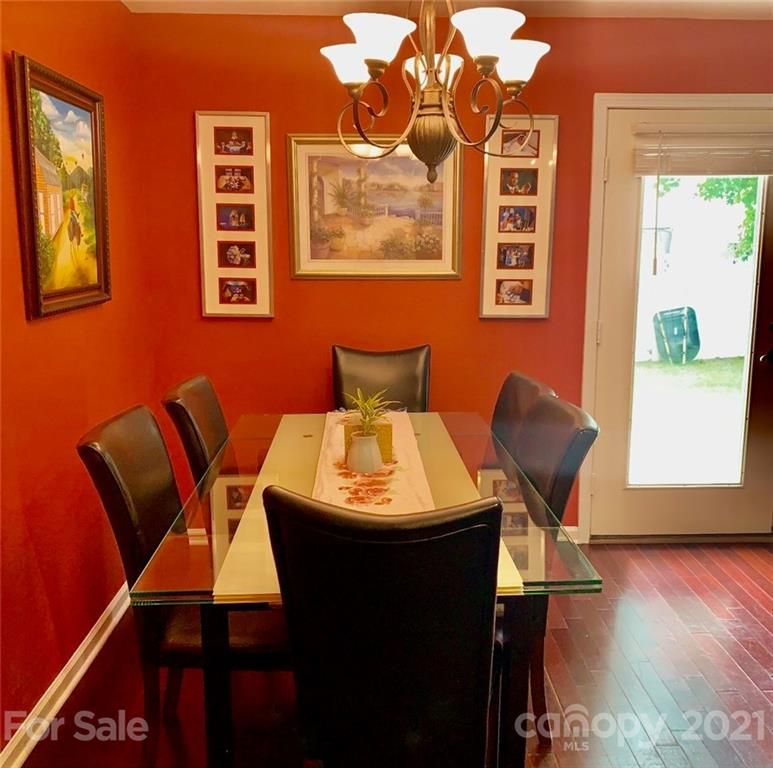 722 Erinbrook Ct, York, SC 29745