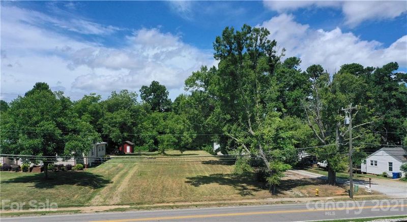 574 N Broad St, Mooresville, NC 28115