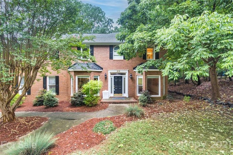 918 Cithara Dr, Matthews, NC 28105