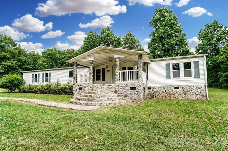 1027 Dovetail Trl, Cherryville, NC 28021