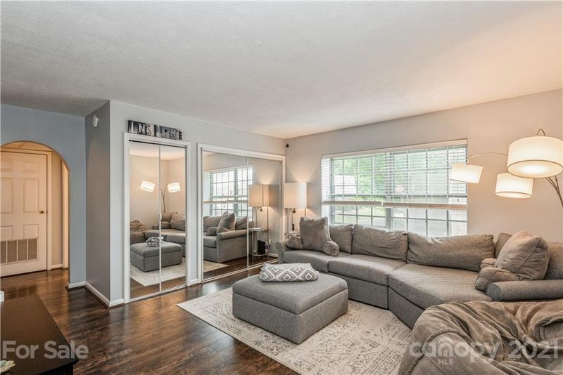 2638 Park Rd #C, Charlotte, NC 28209