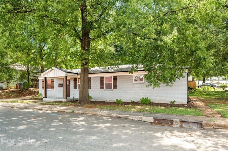 1800 Genesis Park Pl, Charlotte, NC 28206