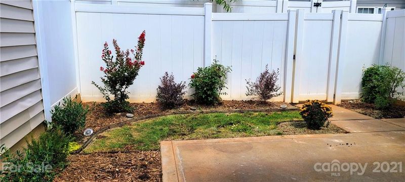 7933 Mariners Pointe Cir, Denver, NC 28037