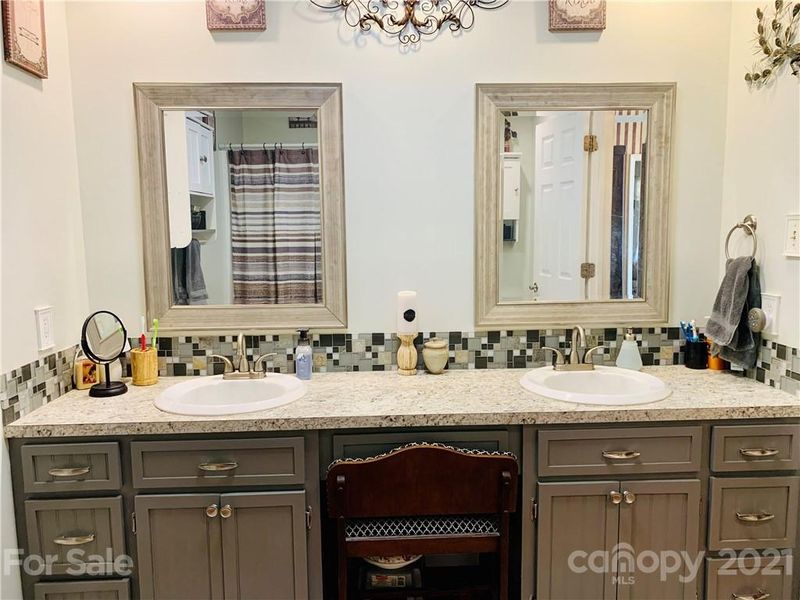 911 Applewood Ave, Kannapolis, NC 28081