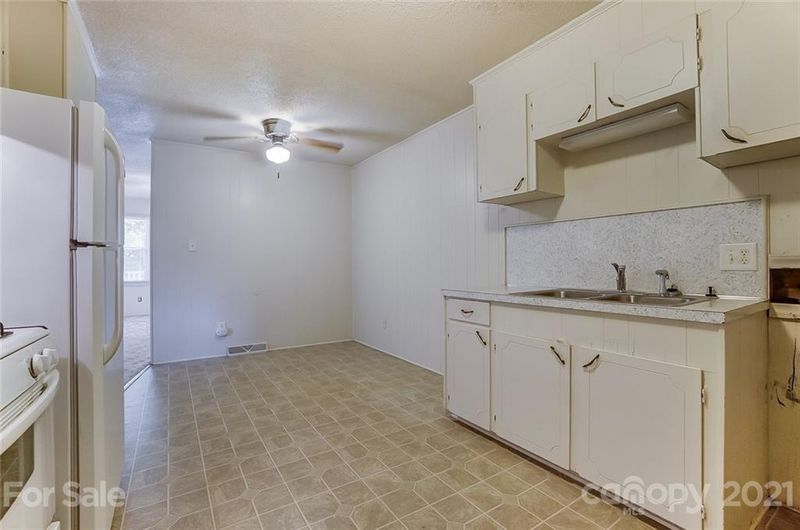 19716 Smith Cir, Cornelius, NC 28031