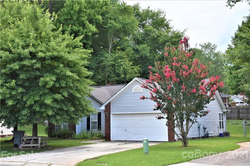 6519 Lynmont Dr, Charlotte, NC 28212