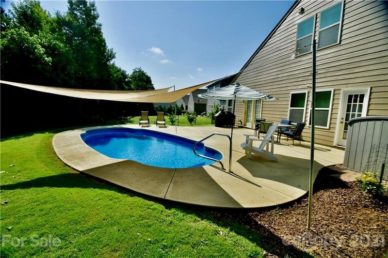 6010 Eleanor Rigby Rd, Charlotte, NC 28278