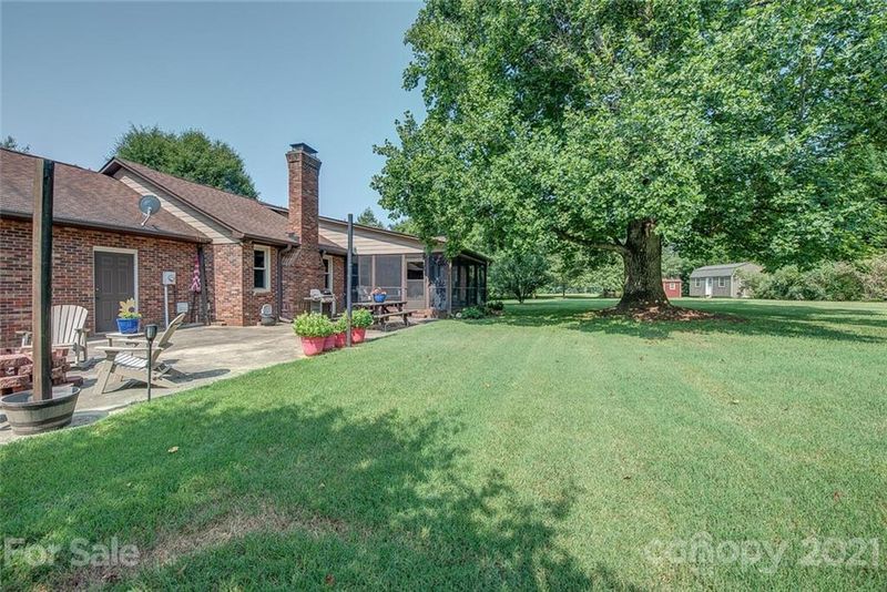 329 Alexis Lucia Rd, Alexis, NC 28006