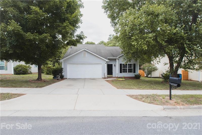 1972 8th St SE, Hickory, NC 28602